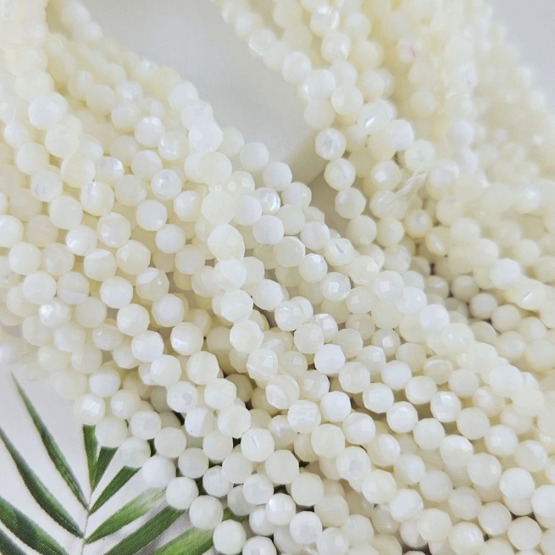 Нить 19 см Перламутр натуральный ок. 3-3.5 мм граненые бусины (6650-3) для бижутерии купить с доставкой по России | Интернет‑магазин Viva Beads
