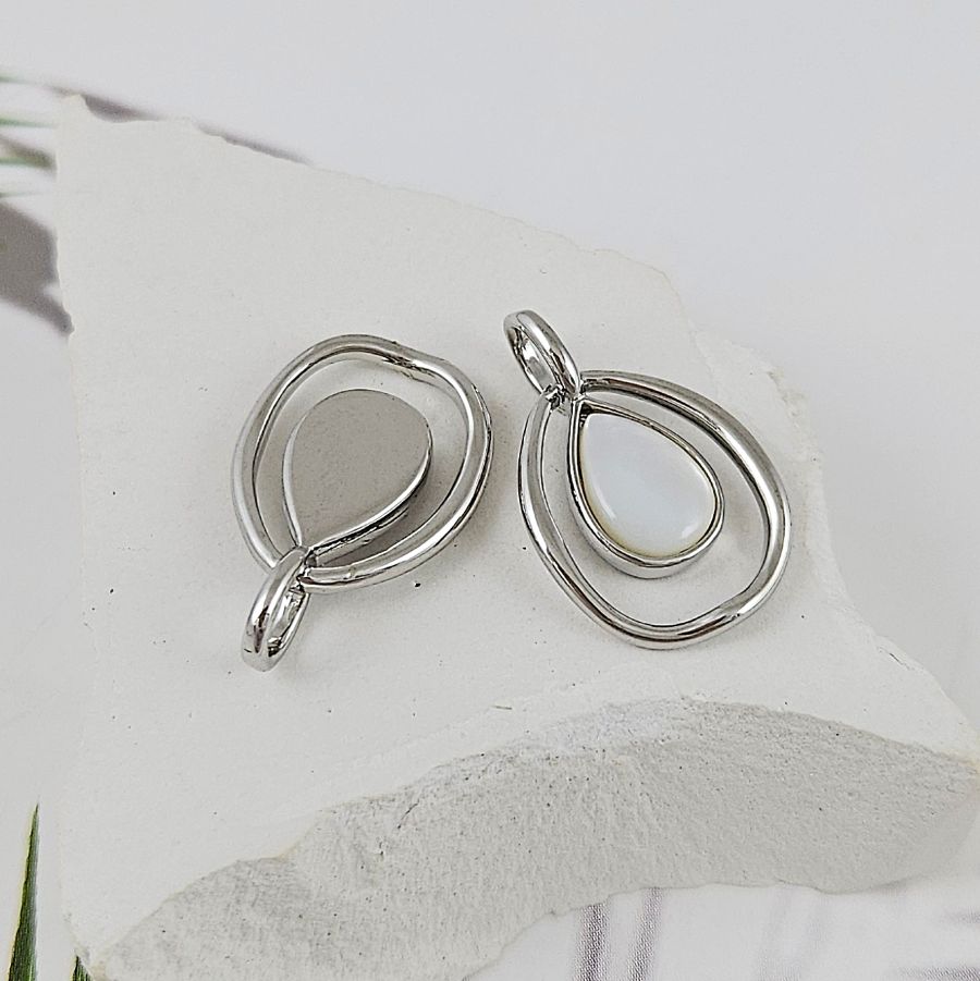 Подвеска Капля с перламутром 21x13.5 мм, родиевое покрытие (9980-Р)