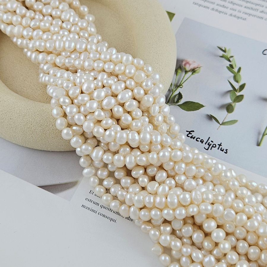 Нить 17 см Жемчуг натуральный ок. 4.5-6.5 мм белый АА (5581) купить в #REGION_P# | Заказать в интернет-магазине Viva Beads
