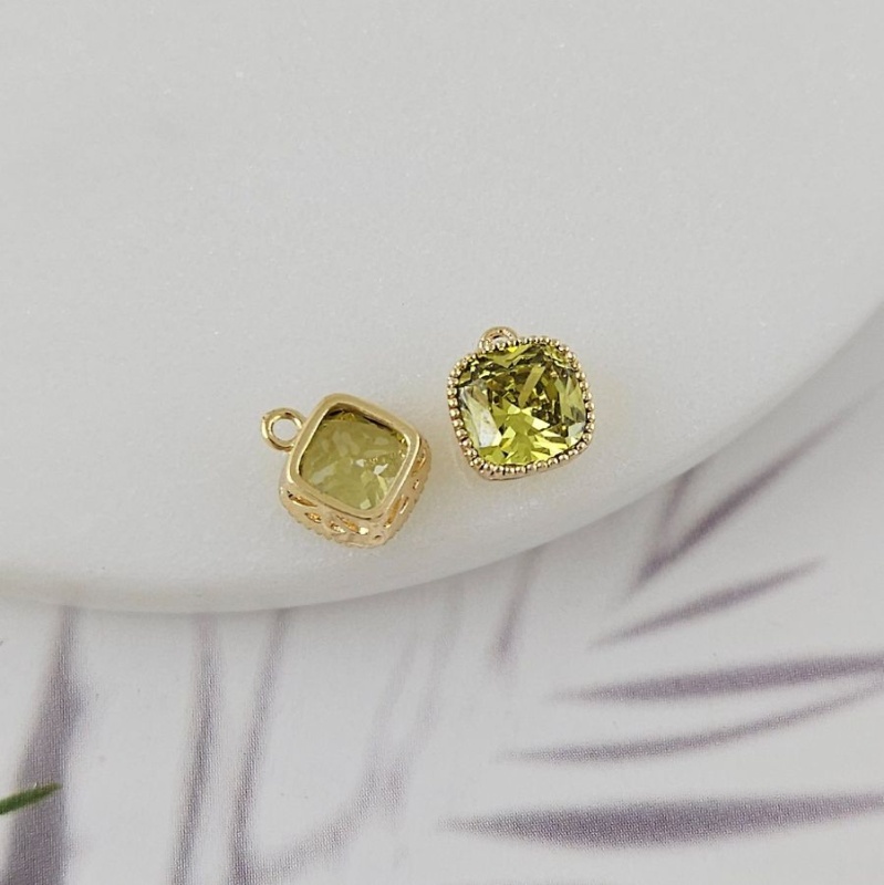 Подвеска с фианитом 8.3х7х4.1 мм цвет перидот, позолота 14К (7313-7-ПЗ)