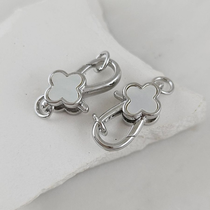 Замок карабин Клевер 18х10 мм с перламутром, родиевое покрытие (10110-Р) замок для украшений купить с доставкой по России | Интернет-магазин Viva Beads