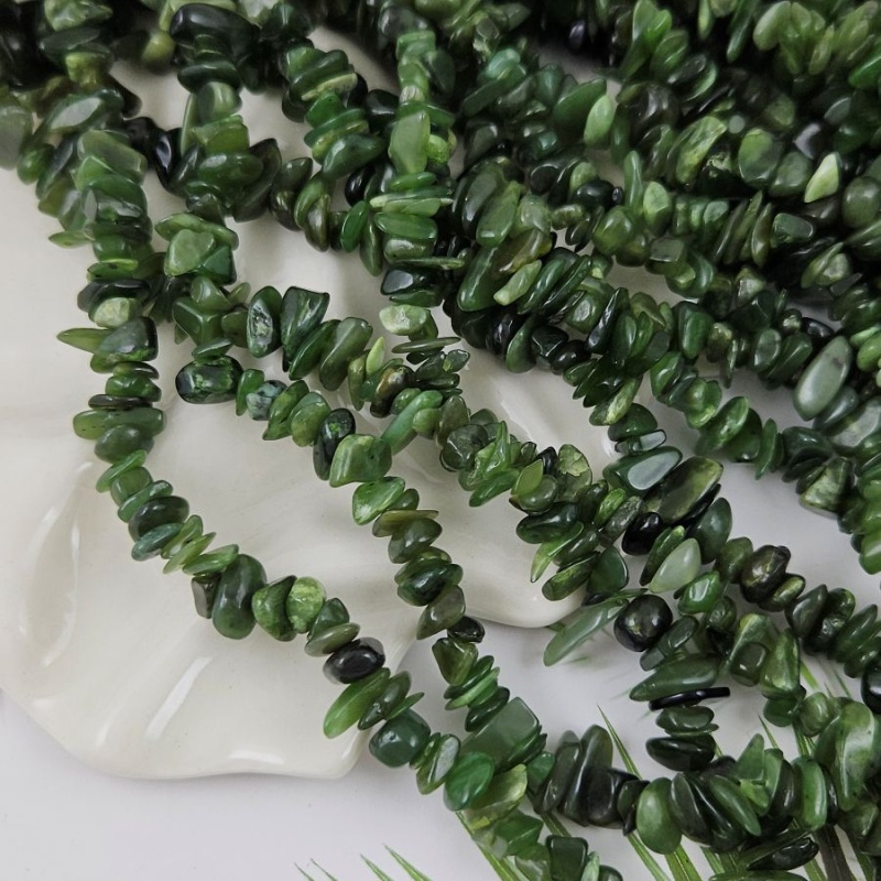 Нить 39 см Нефрит байкальский 5-8 мм крошка (9995) купить в Воронеже | Заказать в интернет-магазине Viva Beads
