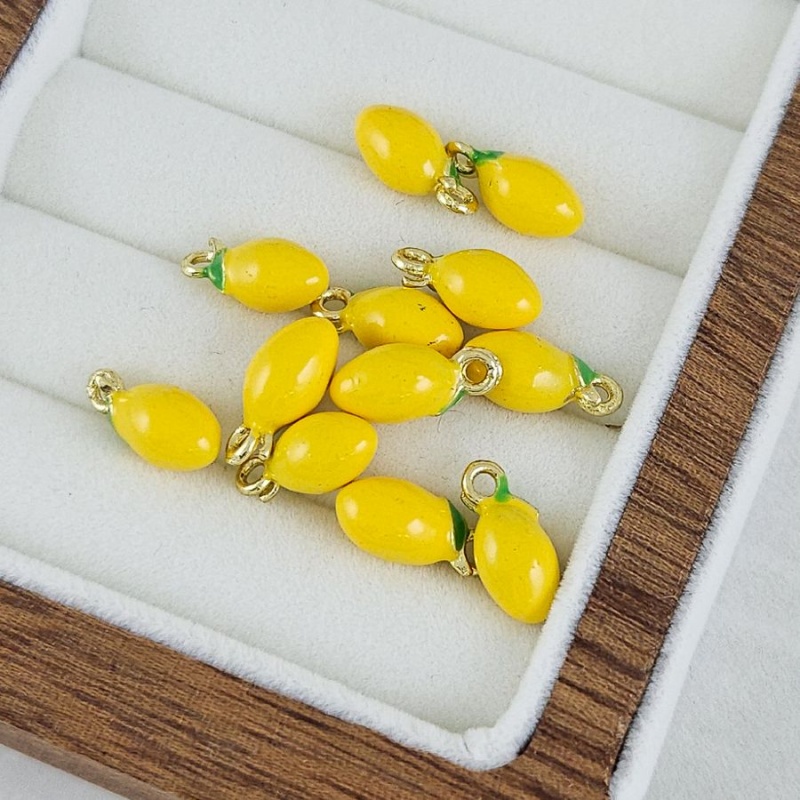 Подвеска лимон 12.9х6 мм эмаль, желтый,  цвет золота (10262-З) купить с доставкой по России | Интернет-магазин Viva Beads