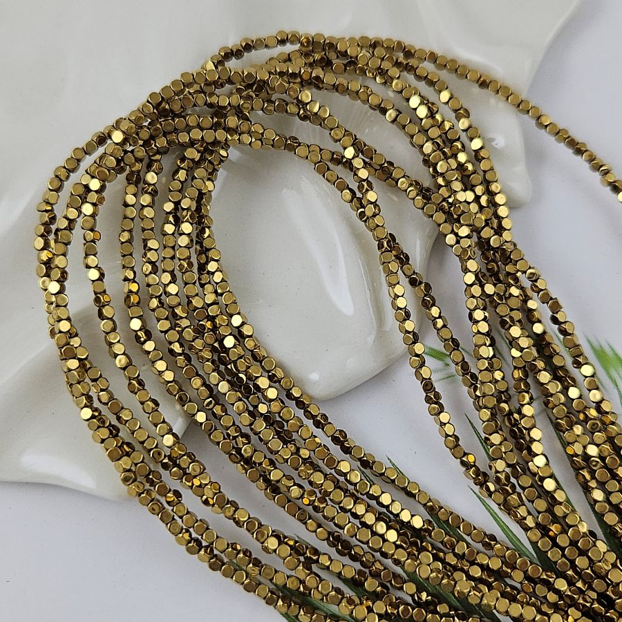 Нить 40 см Гематит, гематин 2 мм граненый куб, цвет античное золото (6999-АЗ) для бижутерии купить с доставкой по России | Интернет‑магазин Viva Beads
