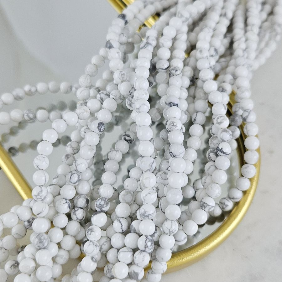 Нить 38 см Говлит натуральный ок. 4.7 мм, бусины гладкий шар (5989-4) для бижутерии купить с доставкой по России | Интернет‑магазин Viva Beads
