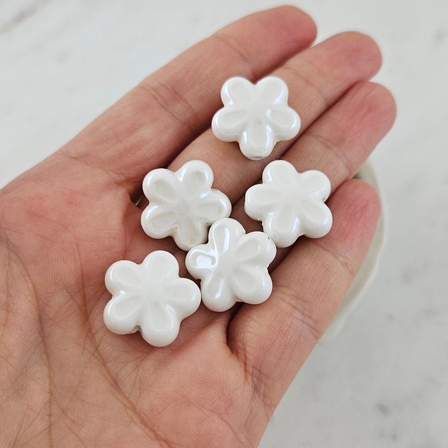 1 шт. Бусина Цветок 18 мм белый, керамика (6478-18-Б) купить с доставкой по России | Интернет-магазин Viva Beads