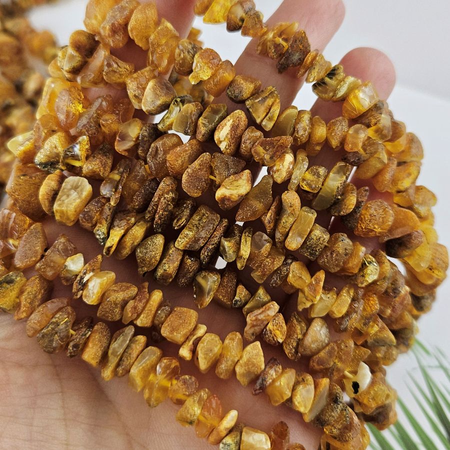 21 см Бусины из натурального нешлифованного янтаря чипсы 8-12х2.5-5 мм (10016) купить в Воронеже | Заказать в интернет-магазине Viva Beads
