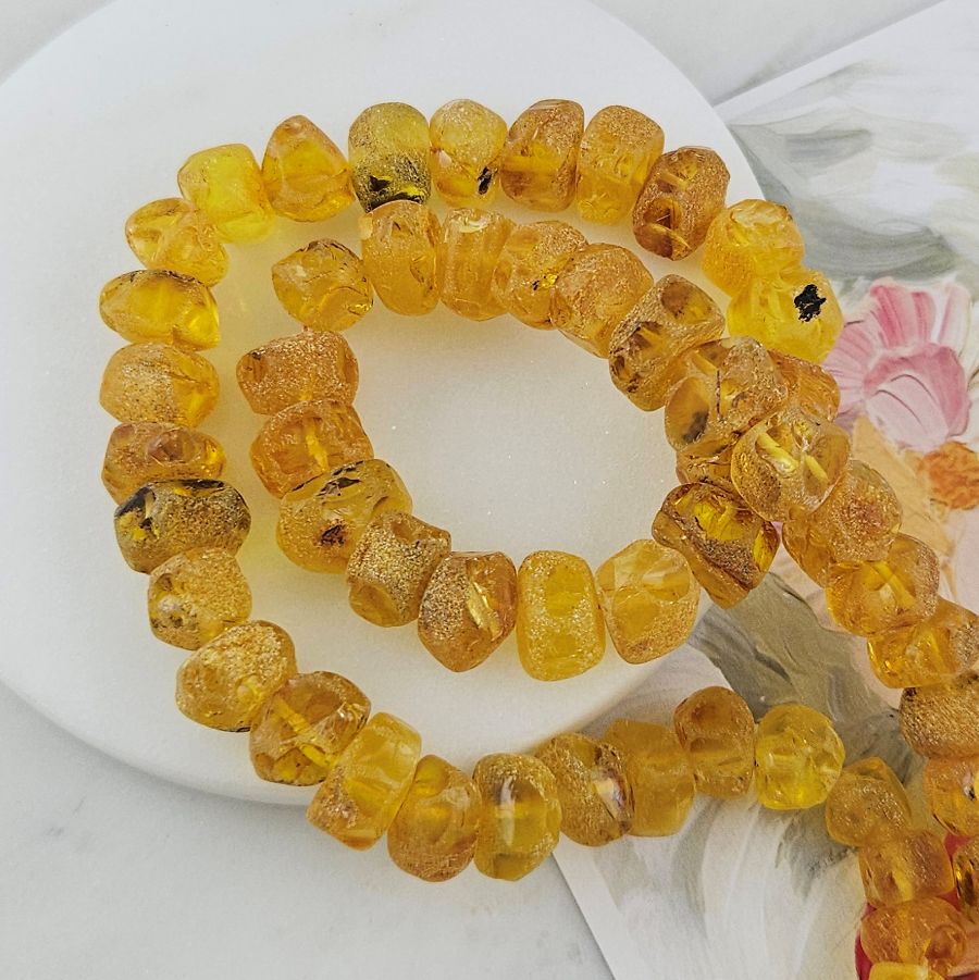 1 шт. Янтарь натуральный 9-13х7-9 мм бусины необработанные (10151) для бижутерии купить с доставкой по России | Интернет‑магазин Viva Beads
