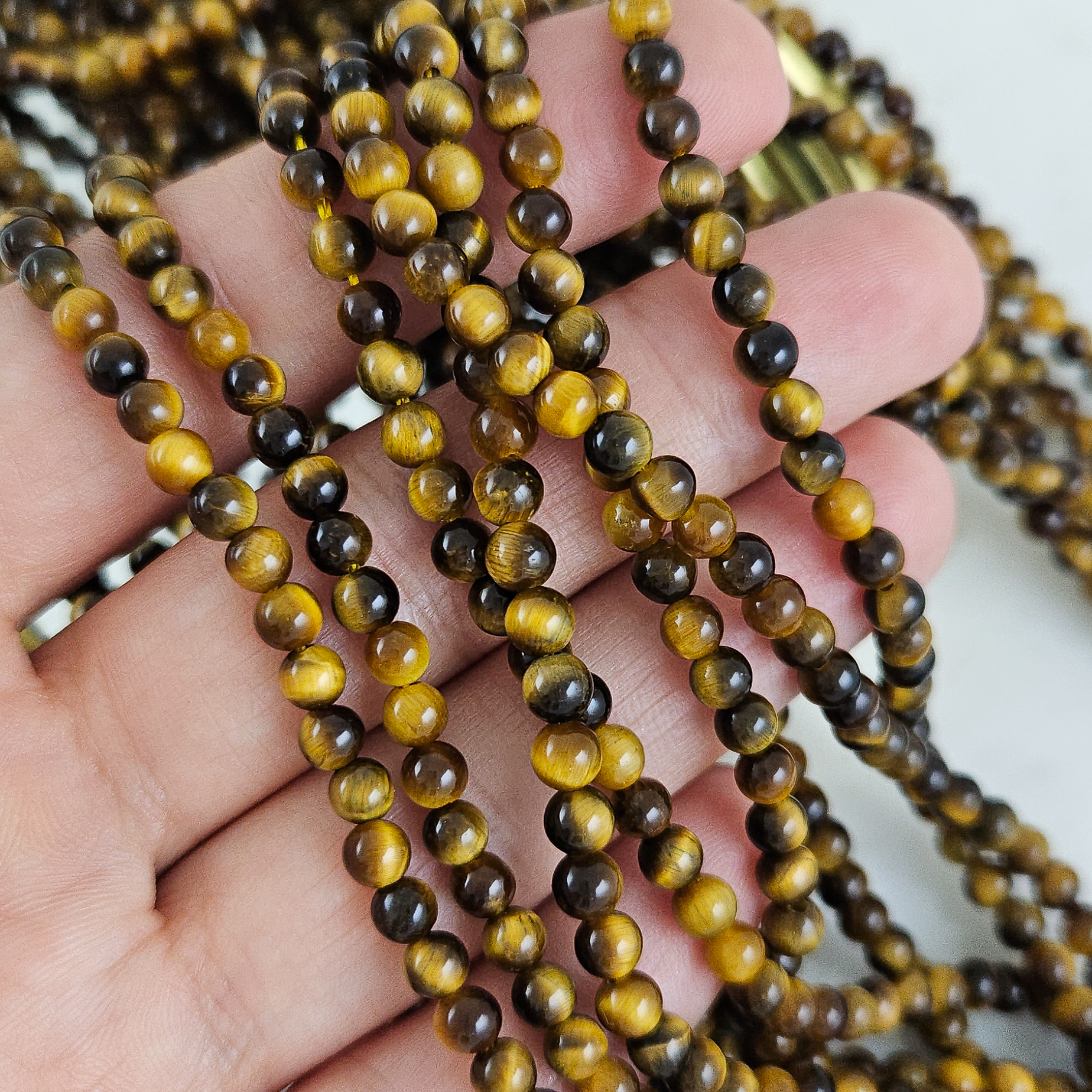 Нить 19 см Тигровый глаз натуральный ок. 4 мм, бусины гладкий шар (1002-4) для бижутерии купить с доставкой по России | Интернет‑магазин Viva Beads
