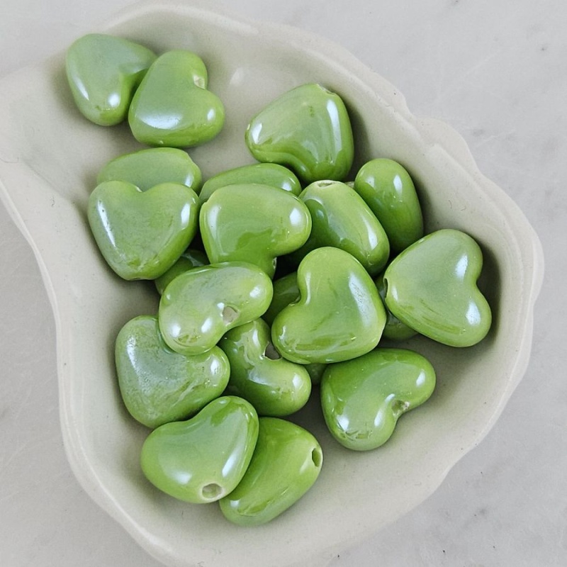 1 шт. Бусина Сердце ок. 13х15х6.7 мм зеленый, керамика (10279-15-З) купить с доставкой по России | Интернет-магазин Viva Beads