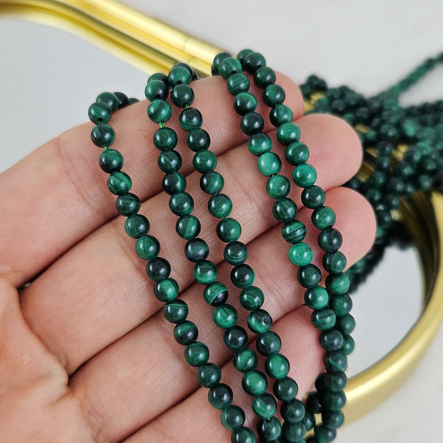 Нить 19 см Малахит натуральный ок. 4 мм, бусины гладкий шар (6558-4) для бижутерии купить с доставкой по России | Интернет‑магазин Viva Beads
