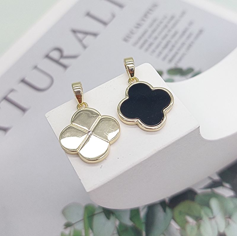 УЦЕНКА Подвеска Клевер двусторонняя 17.2х15 мм позолота 14к, керамика, фианит (7708-З-УЦ) купить с доставкой по России | Интернет-магазин Viva Beads