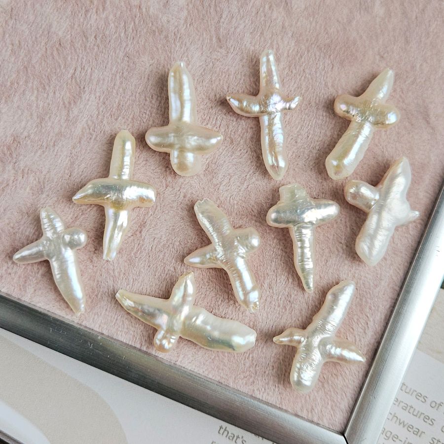 1 шт. Жемчуг речной барокко 28-36х16-23 мм, форма крест (6770) купить с доставкой по России | Интернет-магазин Viva Beads