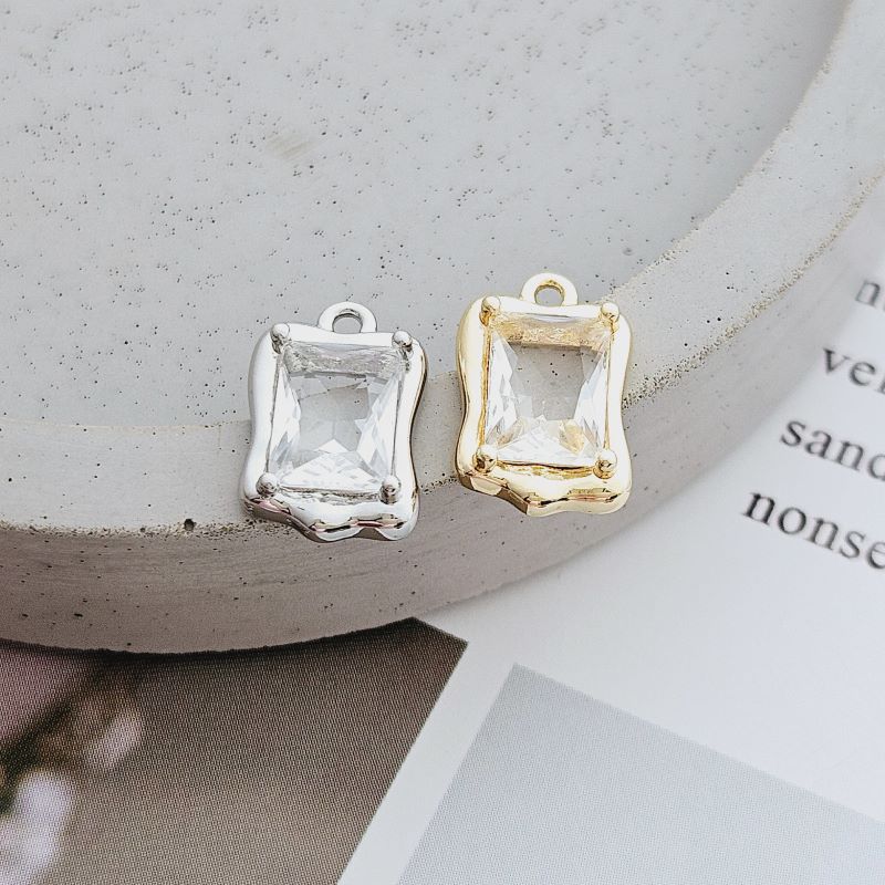 УЦЕНКА Подвеска с ювелирным стеклом 13.7х9 мм прозрачный, родиевое покрытие (8738-ПР-УЦ)