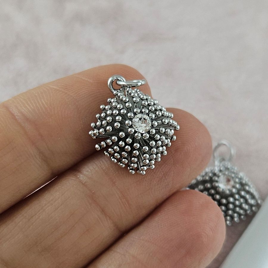 Подвеска объемная 17.7х15х7.4 мм с фианитом, родиевое покрытие (10092-Р) купить с доставкой по России | Интернет-магазин Viva Beads