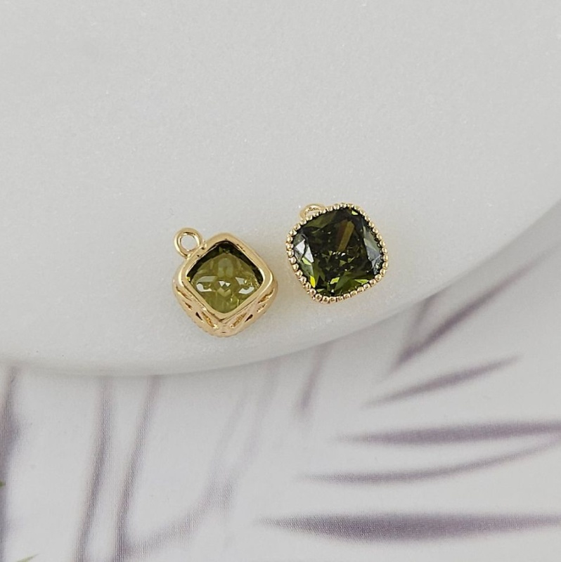 Подвеска с фианитом 8.3х7х4.1 мм оливковый, позолота 14К (7313-7-ОЛЗ)