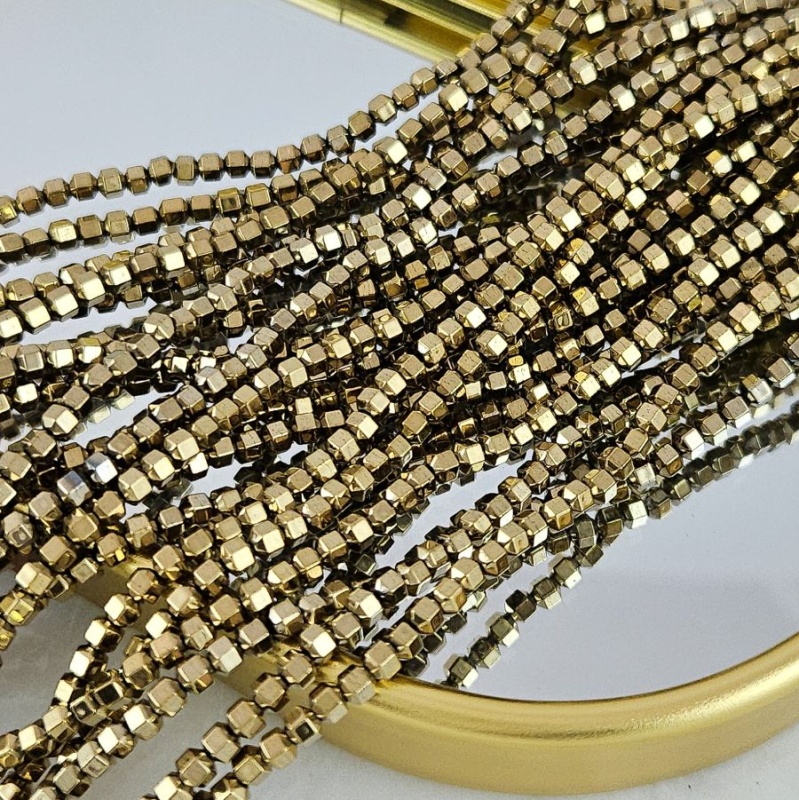 Нить 39 см Гематит, гематин 3 мм многогранник, цвет античное золото (7626-З) для бижутерии купить с доставкой по России | Интернет‑магазин Viva Beads
