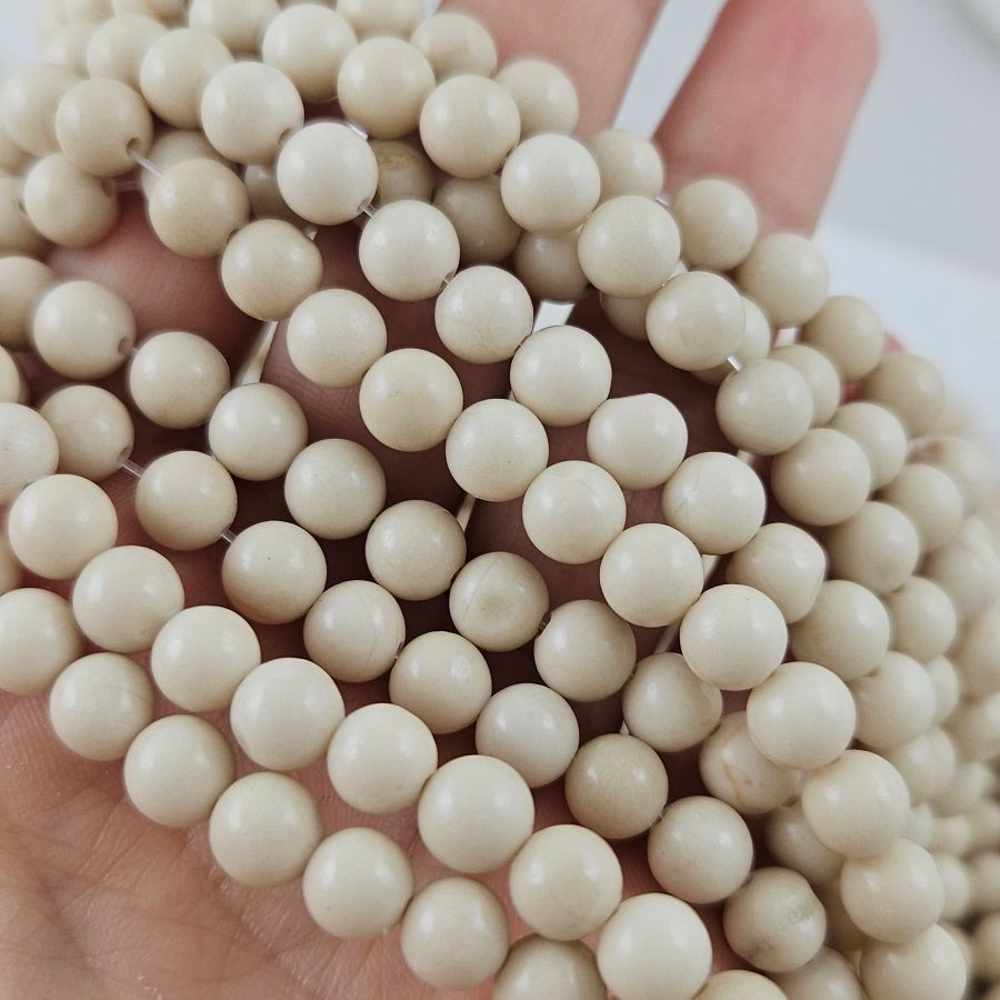 Нить 19 см Говлит натуральный ок. 8.5 мм, бусина гладкий шар (9996-8) купить в Воронеже | Заказать в интернет-магазине Viva Beads
