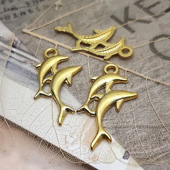 Подвеска Дельфины 28х16 мм цвет золото (1588) купить с доставкой по России | Интернет-магазин Viva Beads