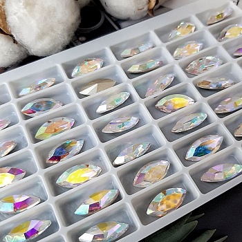 Кристалл Navette 15 х 7 мм хрустальное стекло Crystal AB (4637) купить в #REGION_P# | Заказать в интернет-магазине Viva Beads
 Кристалл Navette 15 х 7 мм хрустальное стекло Crystal AB (4637) купить в #REGION_P# | Заказать в интернет-магазине Viva Beads