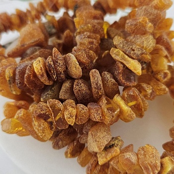 9 см Бусины из натурального нешлифованного янтаря кусочки 10-15х3-6 мм (10013-2/бус) для бижутерии купить с доставкой по России | Интернет‑магазин Viva Beads