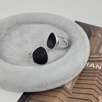 Кольцо Фри форм свободный размер керамика, родиевое покрытие (9399-Р) Кольцо Фри форм свободный размер керамика, родиевое покрытие (9399-Р)