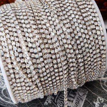 50 см Стразовая цепь SS 4.5 1.7 мм опал белый (4266) купить в Воронеже | Заказать в интернет-магазине Viva Beads
