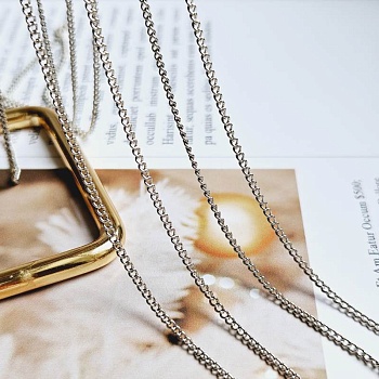 50 см Цепь тонкая 1.5 мм цвет платина (2557-П)  купить в Воронеже | Заказать в интернет-магазине Viva Beads
