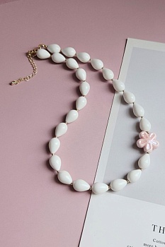 Белый Цветок: набор материалов для создания колье с майоркой и керамикой (НАБОР-45)