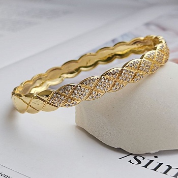 Браслет жесткий с фианитами 67х55х7.7 мм позолота (8550-З)