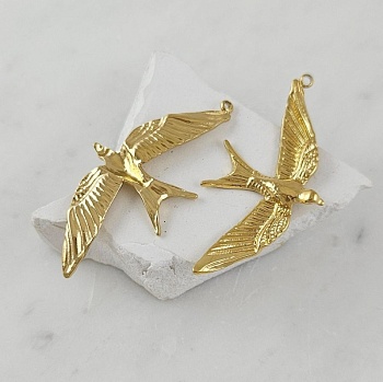 Подвеска кулон Ласточка 48.5х23 мм, нержавеющая сталь, позолота 18К (9884-З) купить с доставкой по России | Интернет-магазин Viva Beads