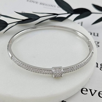 Браслет жесткий 65х55х4 мм с фианитами, родиевое покрытие (10037-Р) купить с доставкой по России | Интернет-магазин Viva Beads