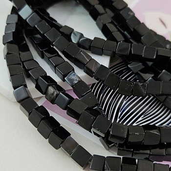 Нить 19 см. Агат черный бусина куб 6.5-7 мм (5996-6) купить в Воронеже | Заказать в интернет-магазине Viva Beads
