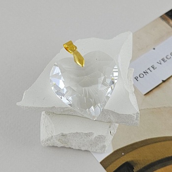 УЦЕНКА Подвеска Сердце 30x29.7х17.7 мм с бейлом, прозрачное стекло с крупными гранями (9591-З-УЦ)