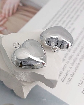 Подвеска Сердце 27x25x12 мм родиевое покрытие (8449-25-Р) Подвеска Сердце 27x25x12 мм родиевое покрытие (8449-25-Р)