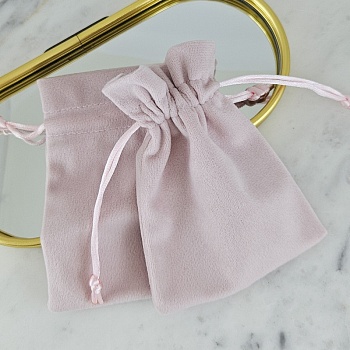 Мешочек бархатный для украшений ок. 9х12 см, цвет нежно-розовый (10249-РОЗ) для бижутерии купить с доставкой по России | Интернет-магазин Viva Beads