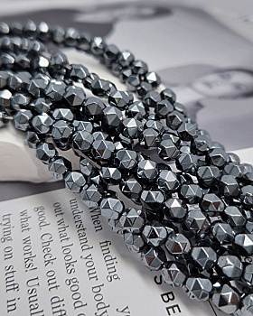 Нить 19 см Гематит (гематин) 5.7х6 мм граненая бусина цвет черный (8379-6) купить в Воронеже | Заказать в интернет-магазине Viva Beads
