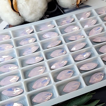 Кристалл Navette 15 х 7 мм хрустальное стекло Rose Water Opal (4639) купить в #REGION_P# | Заказать в интернет-магазине Viva Beads
 Кристалл Navette 15 х 7 мм хрустальное стекло Rose Water Opal (4639) купить в #REGION_P# | Заказать в интернет-магазине Viva Beads