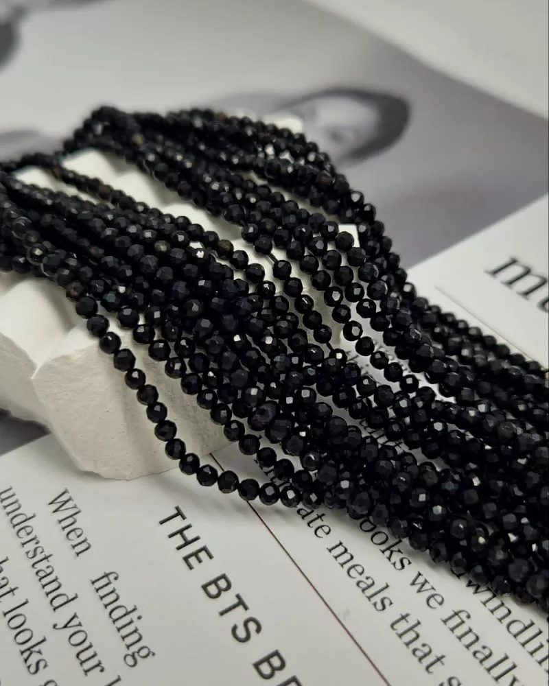 Нить 39 см Черный оникс 2.6-2.7 мм граненая бусина (7258-2.6) купить в Воронеже | Заказать в интернет-магазине Viva Beads
